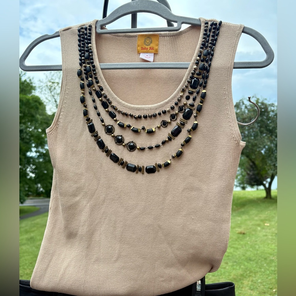 Jones NY Black Bermuda Shorts w/ Ruffle Hem & Tan Sweater Tank w/ Beads Sz 14 L - Picture 8 of 12